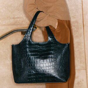 CUYANA TOTE